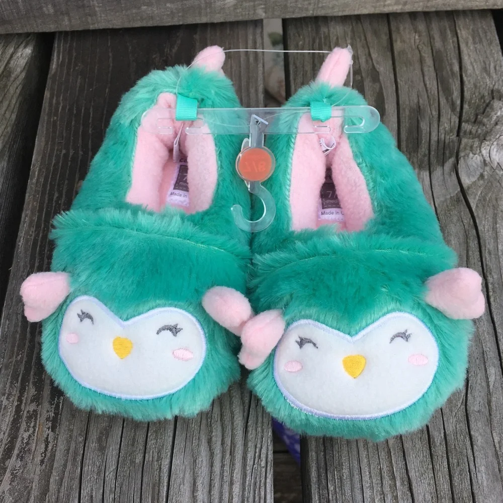- Carter’s Sz M Toddler Lamb Furry Slippers! NEW!